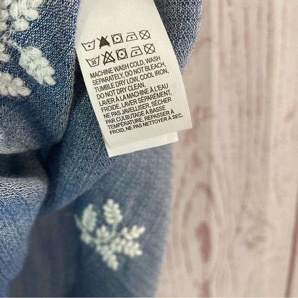 Lucky Brand S Small Blue Embroidered Button Blouse Short Sleeve Collared Viscose - Picture 5 of 9